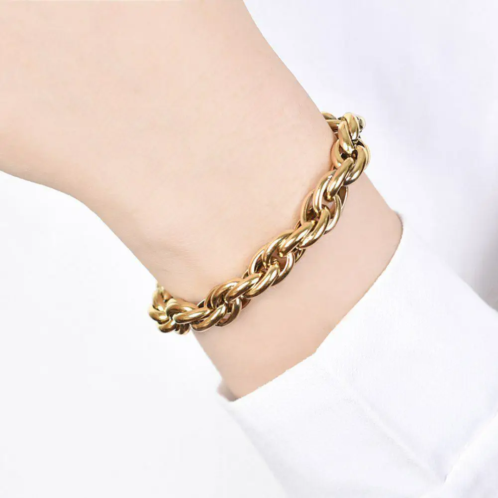  دستبند طلا مدل بافت با سنگ برلیان